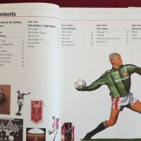 Официална, илюстрирана история на Манчестър Юнайтед /Manchester United Illustrated Encyclopedia, снимка 2 - Енциклопедии, справочници - 46216579