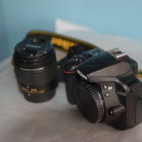 Фотоапарат Nikon D3400 на 1200 кадъра , снимка 2 - Фотоапарати - 45659065