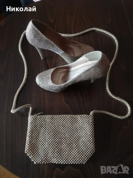 Дамски златисти луксозни обувки с подходяща чантичка, снимка 1