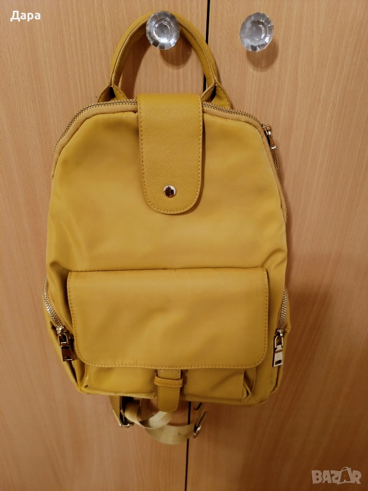Дамска чанта – раница, цвят горчица, снимка 1