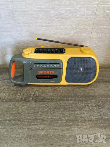 Sony CFM-104 Sports Radio Cassette Player, снимка 2 - Радиокасетофони, транзистори - 54133599