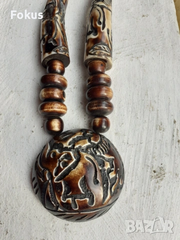 Страхотен стар гердан изработен от истински рог