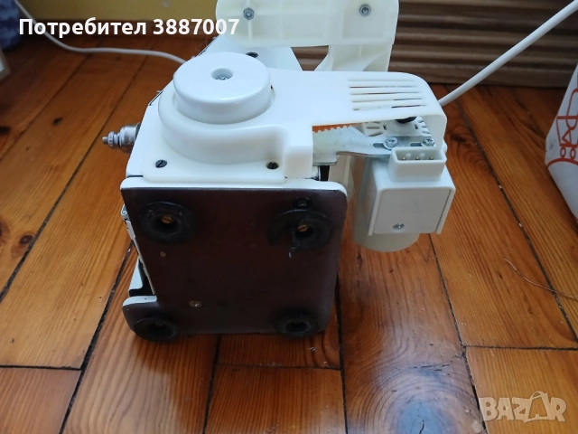 Четириконечен оверлог Lucznick FM 2 - 9 Minilock , снимка 13 - Шевни машини - 52682989