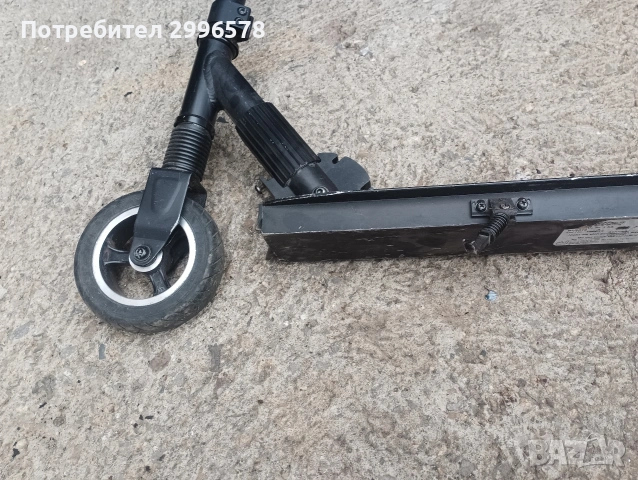 Повредена детска електрическа тротинетка, снимка 7 - Велосипеди - 53918621