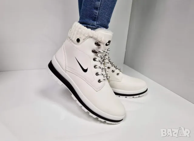 дамски кубинки с пух  nike , снимка 1 - Маратонки - 47609268