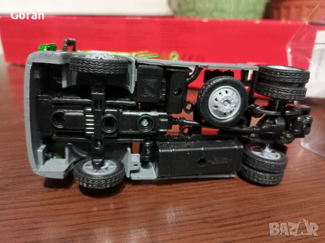 Модели 1/43 Волво, Ивеко, Кадилак, снимка 13 - Колекции - 53014041