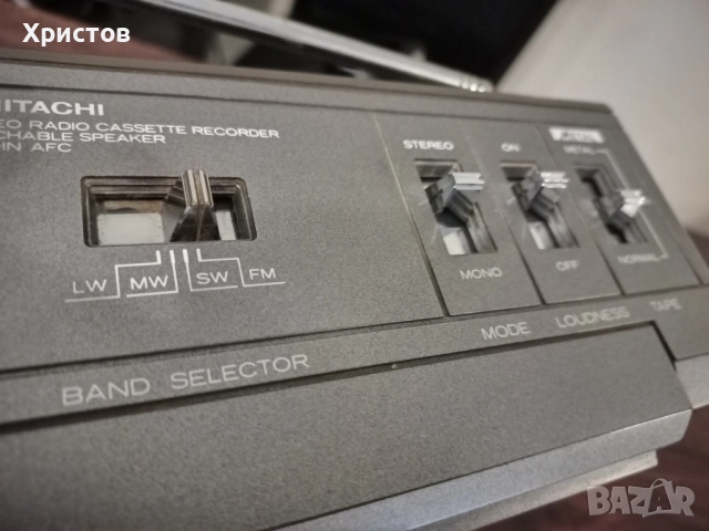 Hitachi радио касетофон , снимка 4 - Радиокасетофони, транзистори - 52504139