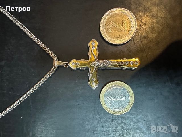 Двуцветен позлатен кръст разпятие с верижка, снимка 4 - Колиета, медальони, синджири - 45911952