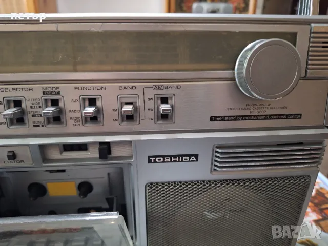 Касетофон Тошиба S802, снимка 5 - Радиокасетофони, транзистори - 49024143