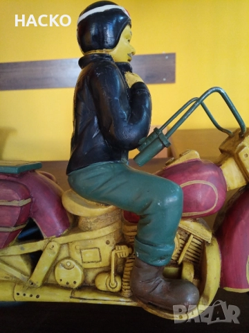 Стара Масивна СТАТУЕТКА РЪЧНО ИЗРАБОТЕНА на Моторист с Мотор Harley Davidson ВНОС от Англия, снимка 3 - Антикварни и старинни предмети - 52457105