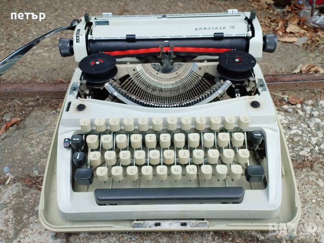 Две пишещи машини, снимка 11 - Антикварни и старинни предмети - 45685725