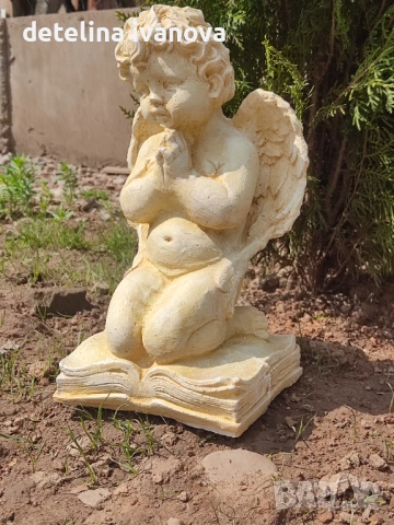 Молещо се ангелче от вибробетон , снимка 3 - Декорация за дома - 54238953