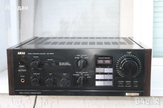 Усилвател ''Akai AM-M939'' 