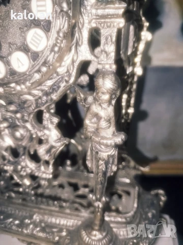 Стар каминен часовник. Бял бронз с готически орнаменти и мраморна основа. 60 те години на миналият в, снимка 6 - Антикварни и старинни предмети - 51286024