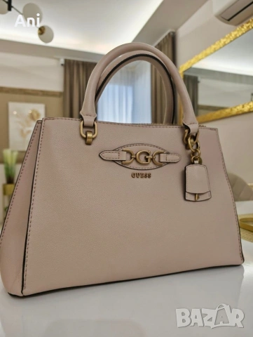 Оригинална чанта Guess 