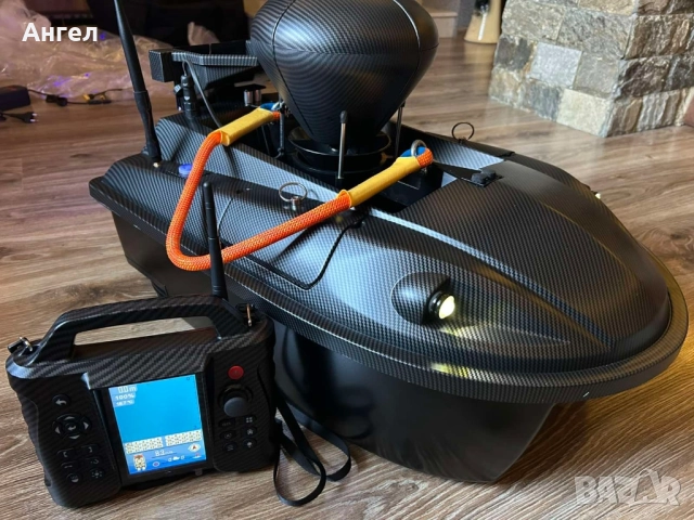 Лодка за захранка с GPS и сонар