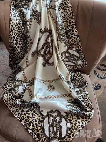 Уникален шал в стил Versace, снимка 8 - Шалове - 45927008
