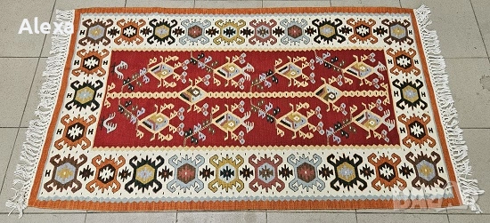 Чипровски килим Пилета 93 х 179 см ръчно тъкан вълна