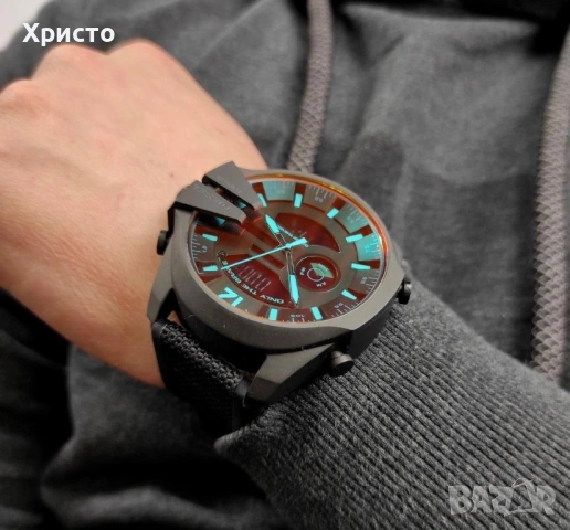 Мъжки часовник DIESEL Mega Chief DZ4548 , снимка 7 - Мъжки - 53651194