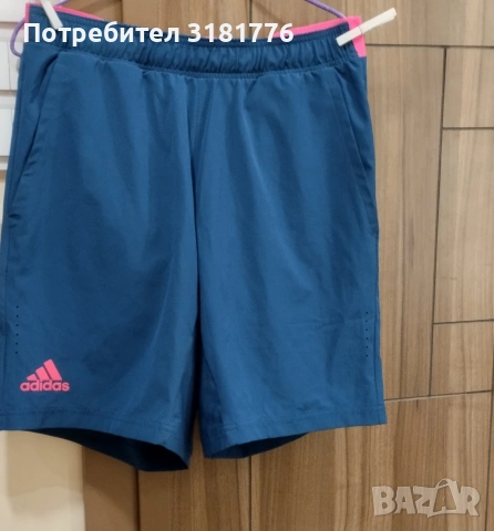 Мъжки къси панталони на Adidas, оригинални.