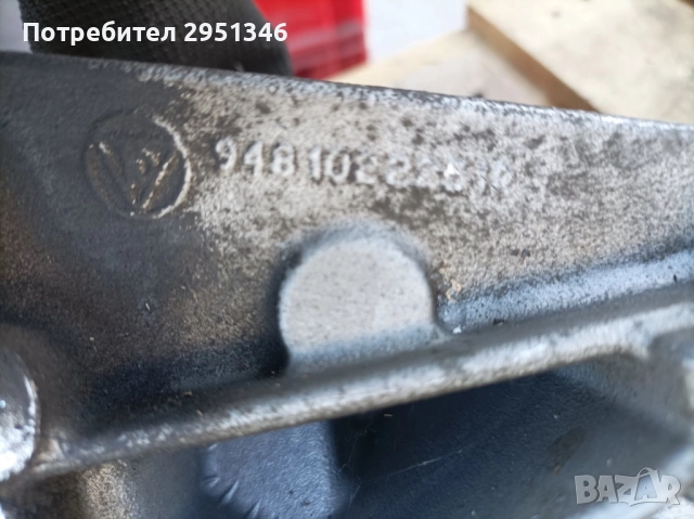 Лапа двигател Porsche Panamera 948102225, снимка 3 - Части - 52300606