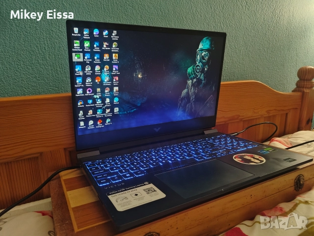 геймарски лаптоп HP Victus 15, снимка 3 - Лаптопи за дома - 52768525