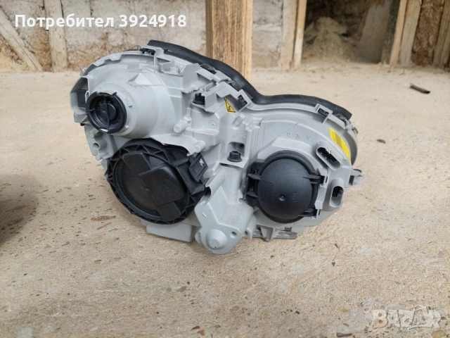 Фар за w203 Ксенон , снимка 2 - Части - 54059484