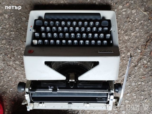 Две пишещи машини, снимка 6 - Антикварни и старинни предмети - 45685725