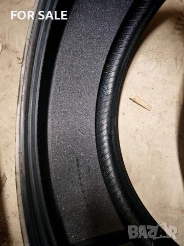 2 бр. гуми 235 35 20 DOT23, снимка 2 - Гуми и джанти - 52541325