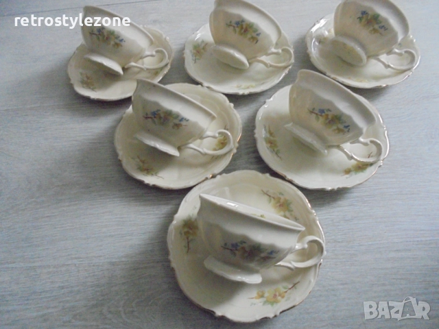 № 8312 Стар порцеланов сервиз Bavaria – чаши и чинийки с цветен декор 