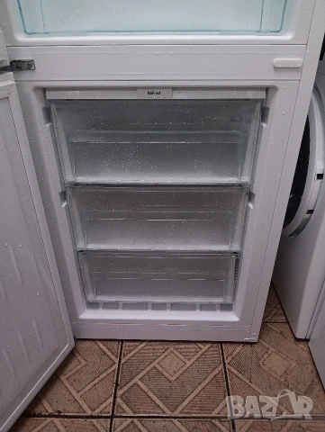 Комбиниран хладилник с фризер Liebherr два метра с две години гаранция!, снимка 9 - Хладилници - 53226748
