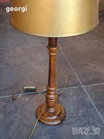 стилна настолна лампа 
