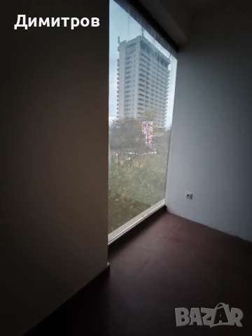 Помещение в идеален център., снимка 2 - Магазини - 52296358