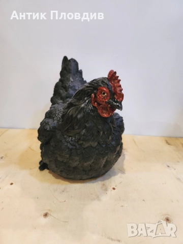 Декоративна черна кокошка от полирезин, снимка 3 - Декорация за дома - 52736874