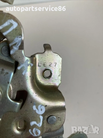 Заключващ механизъм на задния капак за Mazda 626 2.0 TDI Estate (2001), снимка 3 - Части - 53696490