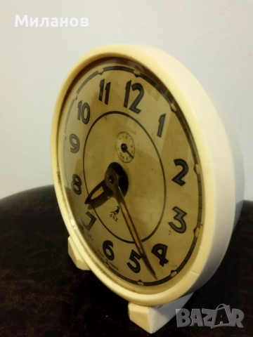 Стар механичен будилник, настолен часовник, снимка 4 - Антикварни и старинни предмети - 52036586