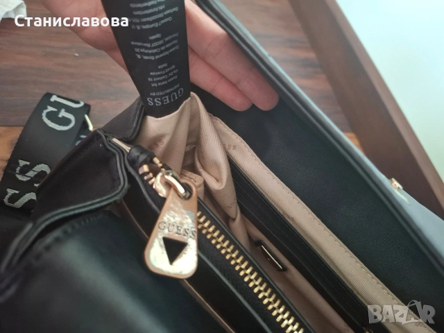 Оригинална дамска чанта Guess, снимка 6 - Чанти - 53860843