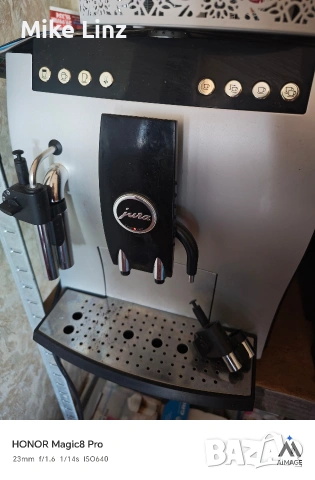 6 броя кафе роботи