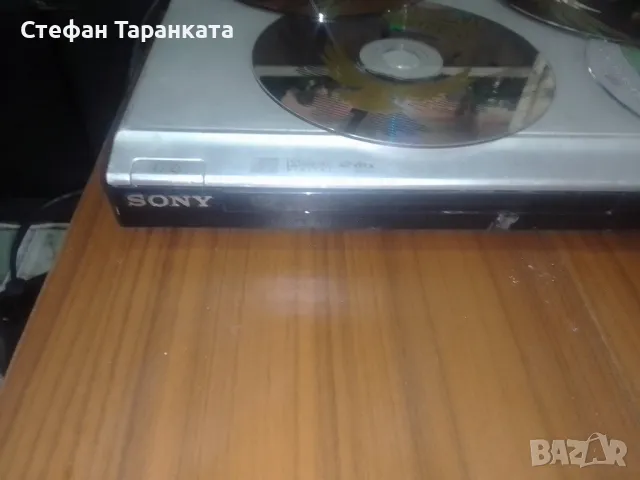 DVD player Sony, снимка 3 - Плейъри, домашно кино, прожектори - 47740959