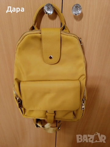 Дамска чанта – раница, цвят горчица