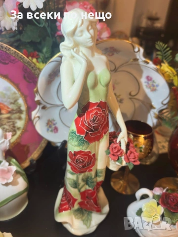 Old Tupton Ware England  Circa 1997 “ Царицата на розите” Код P2122, снимка 8 - Декорация за дома - 54159163