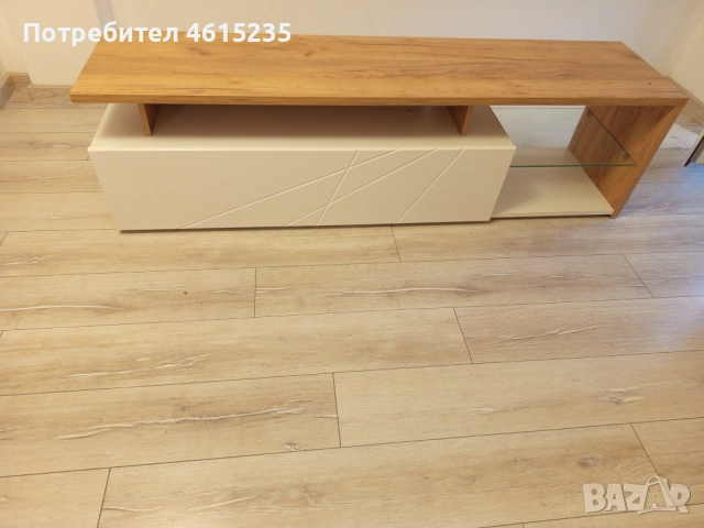 Продавам  поставка за телевизор неразличима от нова