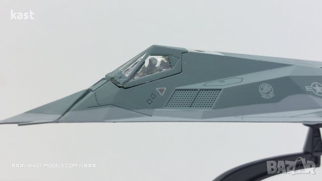 KAST-Models Умален модел на F-117A NIGHTHAWK Hachette 1/100, снимка 4 - Колекции - 46068333