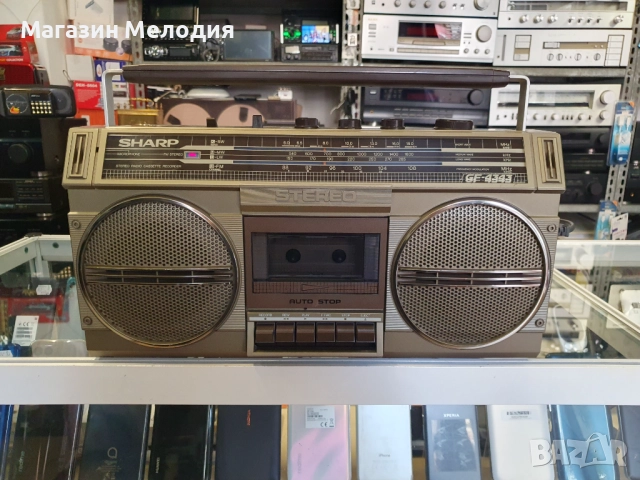 Радиокасетофон SHARP GF-4343 Работи перфектно на ридио и касета. В отлично техническо и визуално със