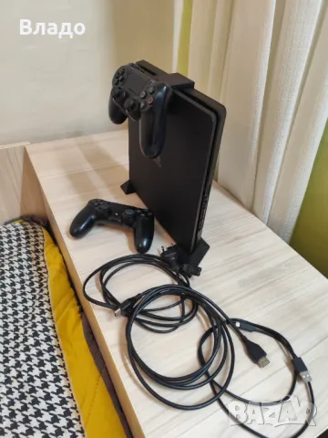 Продавам PS4 Slim 1 TB, снимка 4 - PlayStation конзоли - 48661784