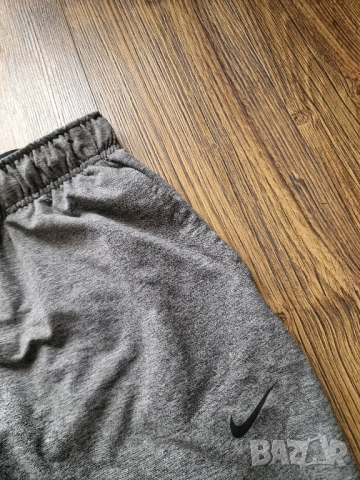 Страхотно мъжко спортно долнище NIKE размер S , снимка 4 - Спортни дрехи, екипи - 52354832