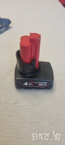 Milwaukee M12 Батерия и зарядно, снимка 3 - Други инструменти - 53934033