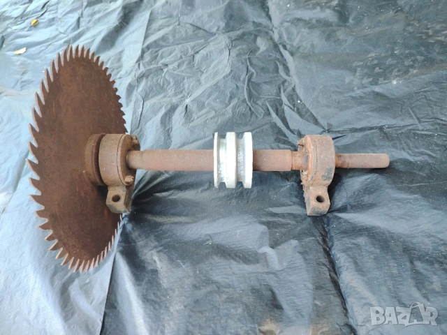 Циркулярна ос оборудвана с шайба лагерни тела и диск