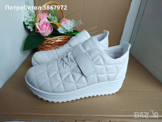 Дамски обувки на платформа