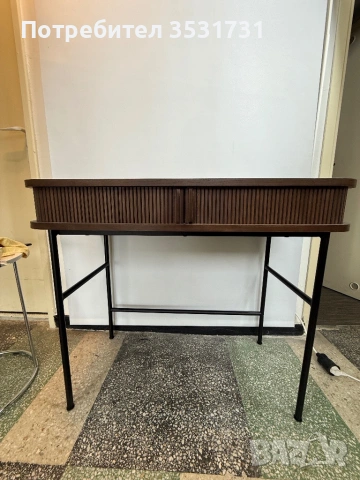 H&M Home дървено бюро с метални крака, снимка 5 - Бюра - 53403156